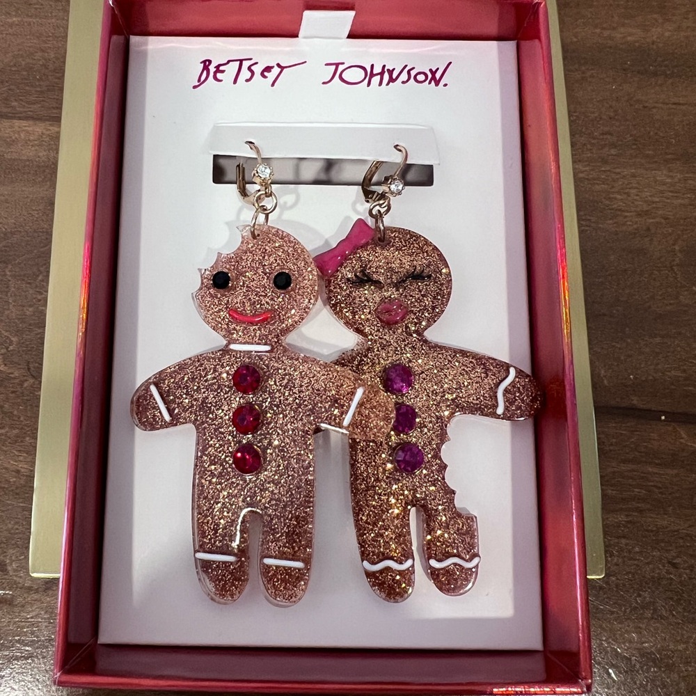 NWT Betsey Johnson Glittery Gingerbread Couple Earrings